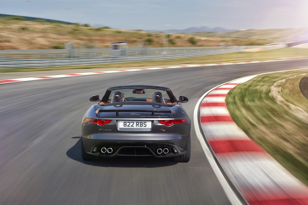 Jag_FTYPE_SVR_Convertible_Track_170216_26_126629