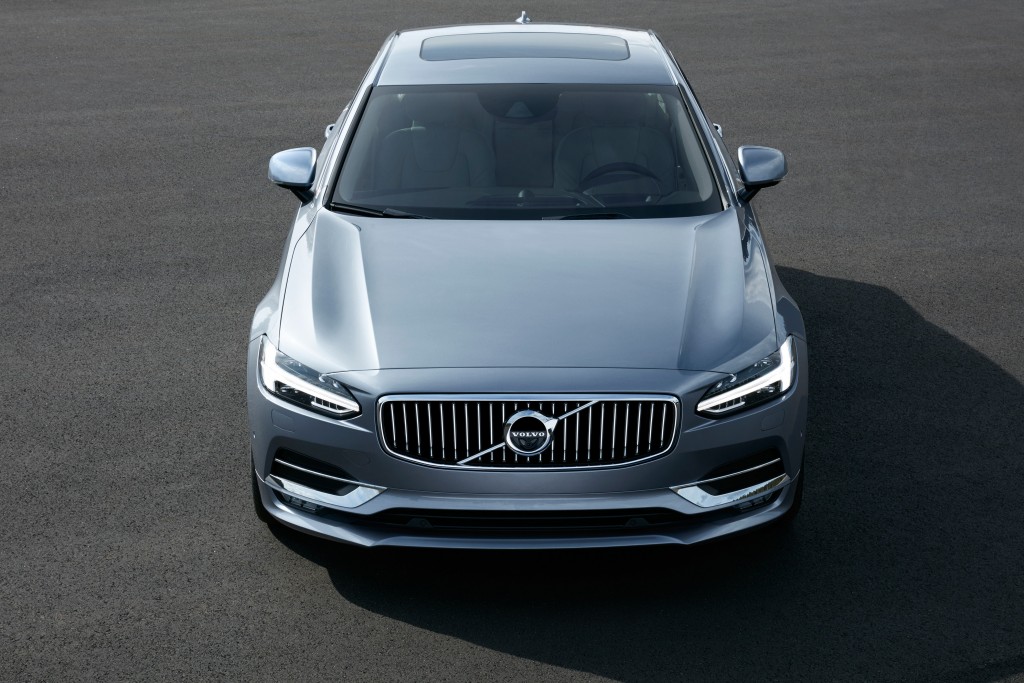170100_High_Front_Volvo_S90_Mussel_Blue